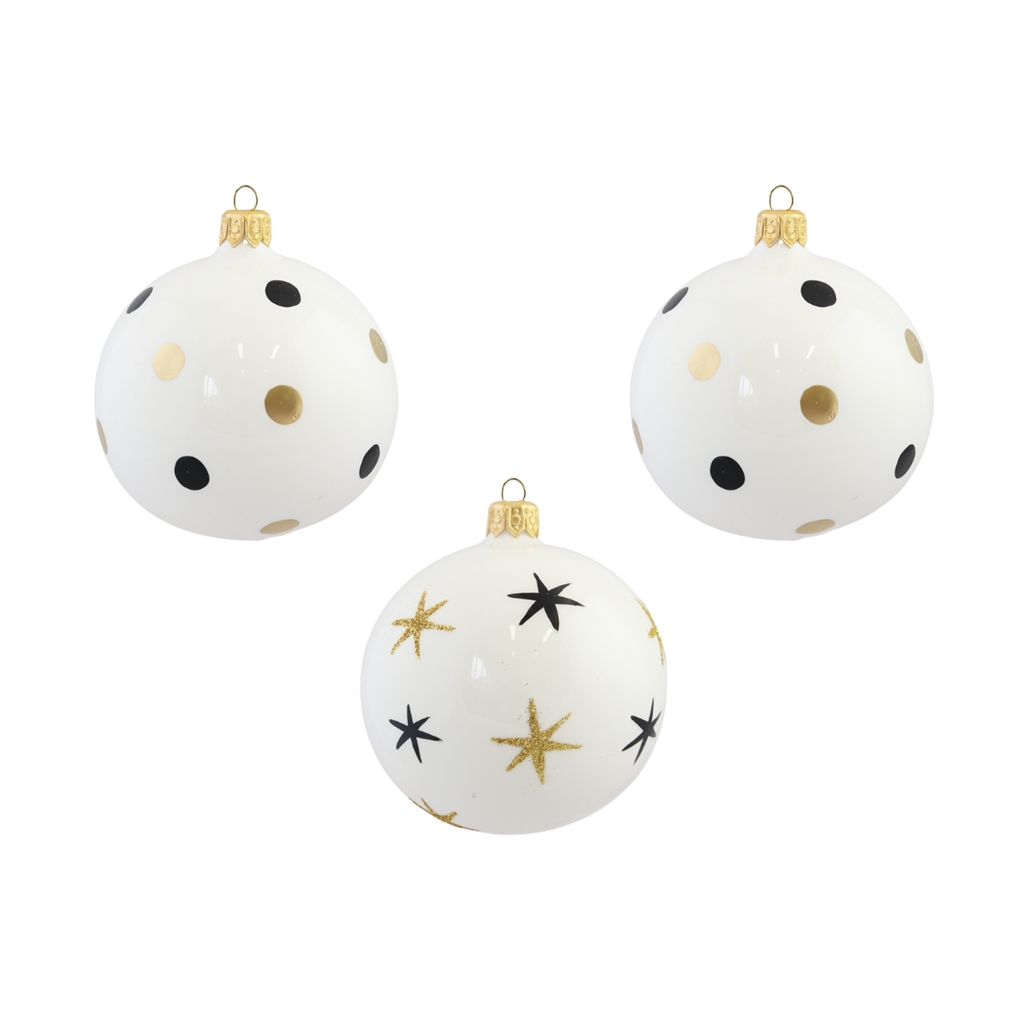 Set aus drei Weihnachtskugeln mit Punkten und Sternen