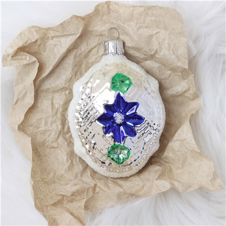 Medaillon mit blauer Blume
