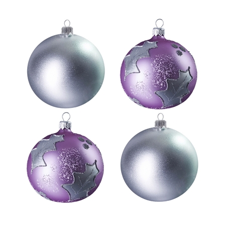 Set aus großen silber-lila Weihnachtskugeln