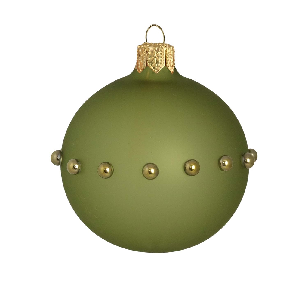 Glasornament in mattgrüner Farbe mit goldenem Perlendekor