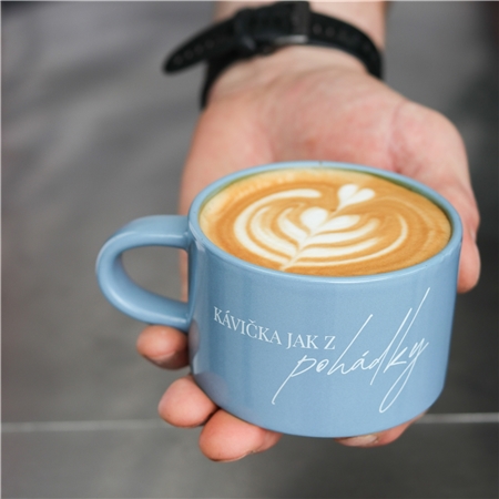 Blaue Tasse „Kaffee wie aus einem Märchen“