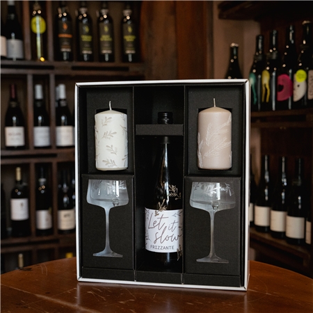 Luxusset mit Frizzante, Cocktails und Kerzen aus der Kollektion Let it Slow