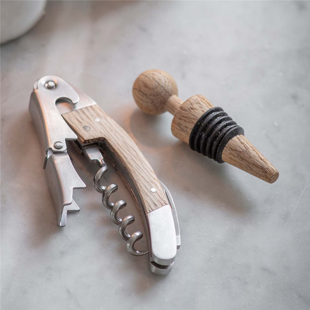 Set aus Weinöffner und Korken aus Eichenholz