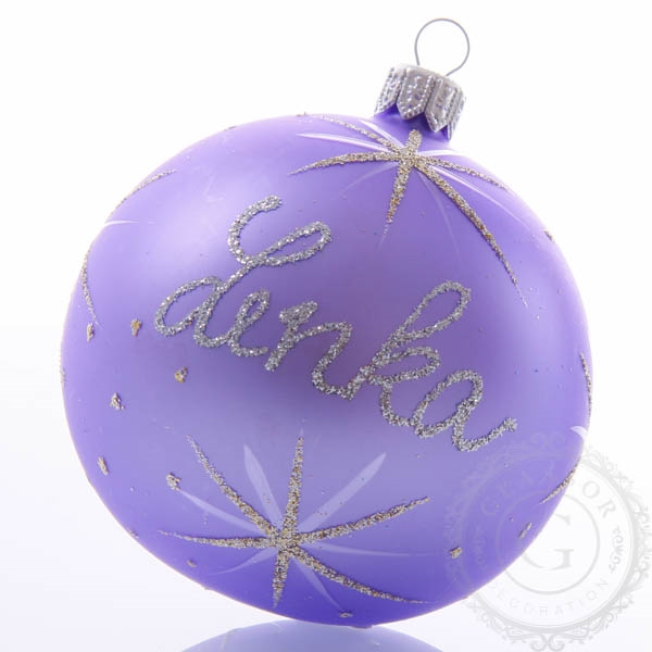 Weihnachtskugel aus Glas mit Namen Lila

